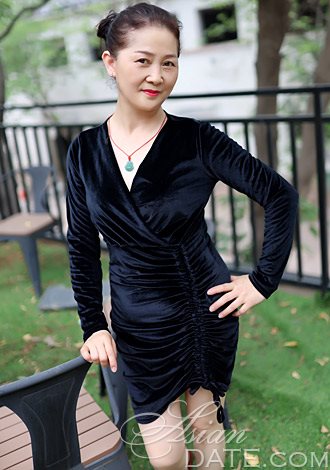 Gorgeous member profiles: member China member Fengqin