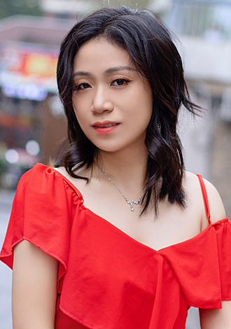 Most gorgeous profiles: caring Thai member Hui from Liuzhou