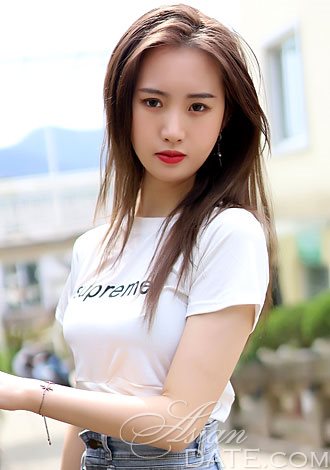 Date the member of your dreams: young Asian profile Nan Nan from WenZhou